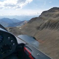 Flugwegposition um 13:06:14: Aufgenommen in der Nähe von Gemeinde Tux, Österreich in 2670 Meter